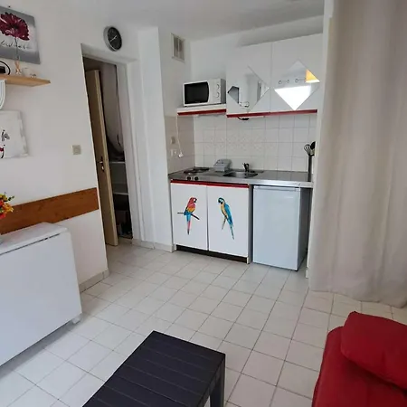 Confortable 2 Pieces, 4 Couchages Avec Balcon Et Parking Prive, Proche - Marseillan - Fr-1-326-596 Apartman