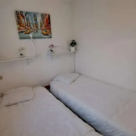 Confortable 2 Pieces, 4 Couchages Avec Balcon Et Parking Prive, Proche - Marseillan - Fr-1-326-596 Apartmán Le Castellas
